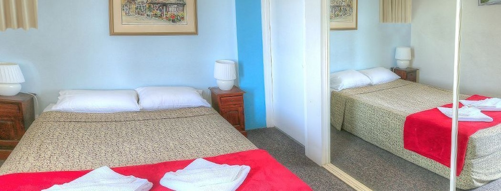 Surfers Paradise Vacations - Kupari Apartments - Property Image 2