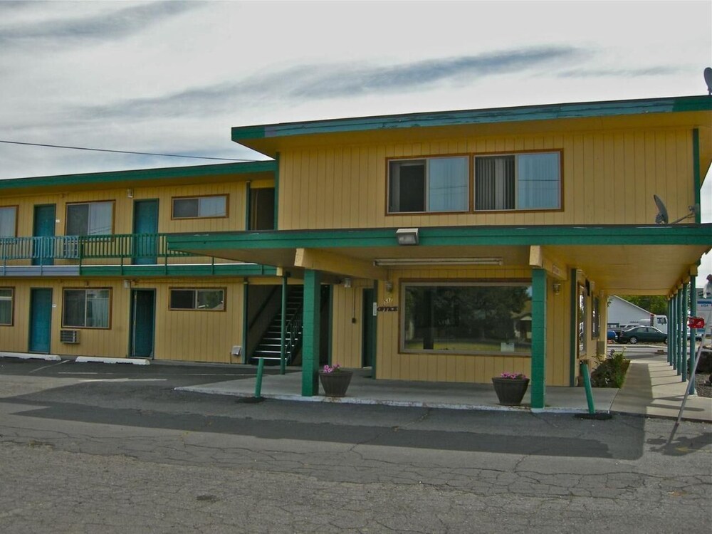 Greenway Motel