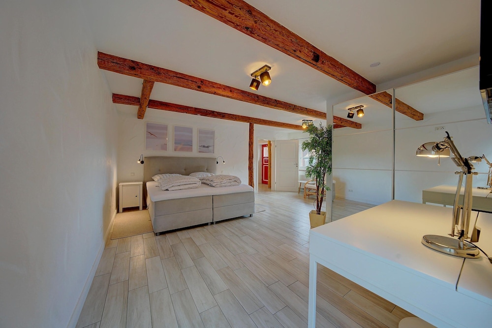 Elegantes Ferienhaus mit Garten auf Fehmarn