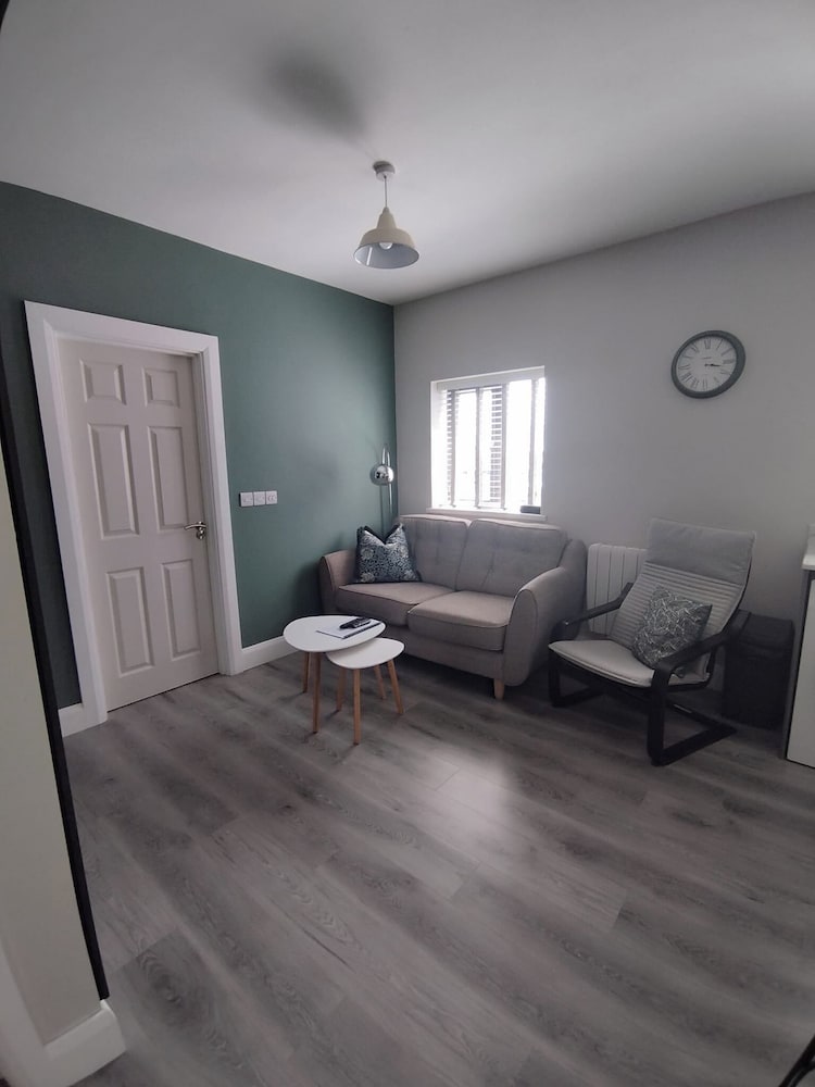 Apartment - Sleeps 4 - Near Aran Islands - Parking