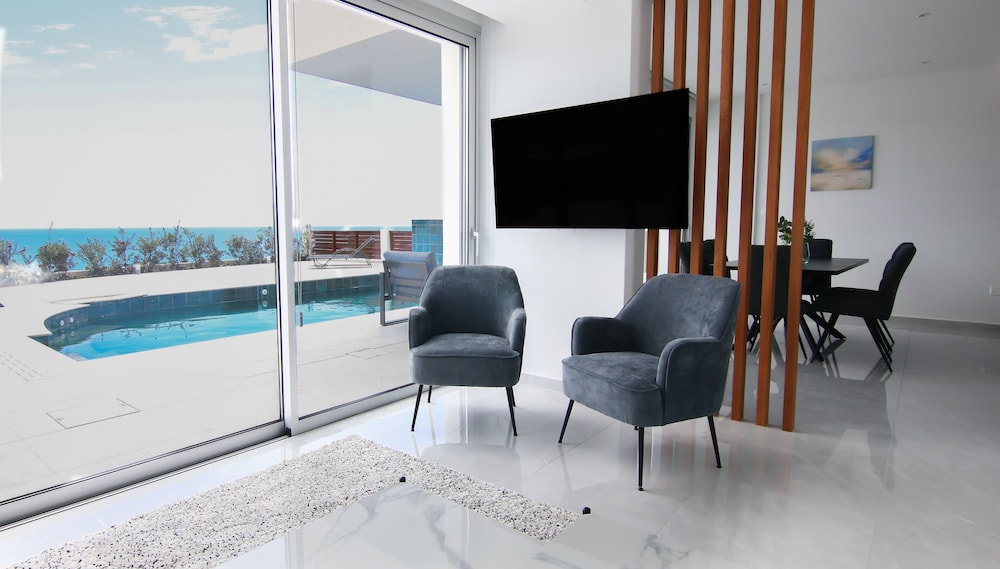 Phaedrus Living: Luxury Seaview Coral Bay Villa