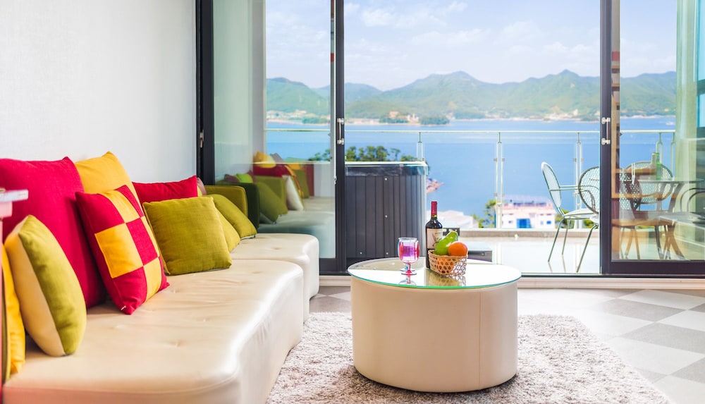 Tongyeong Honey Spa Pension