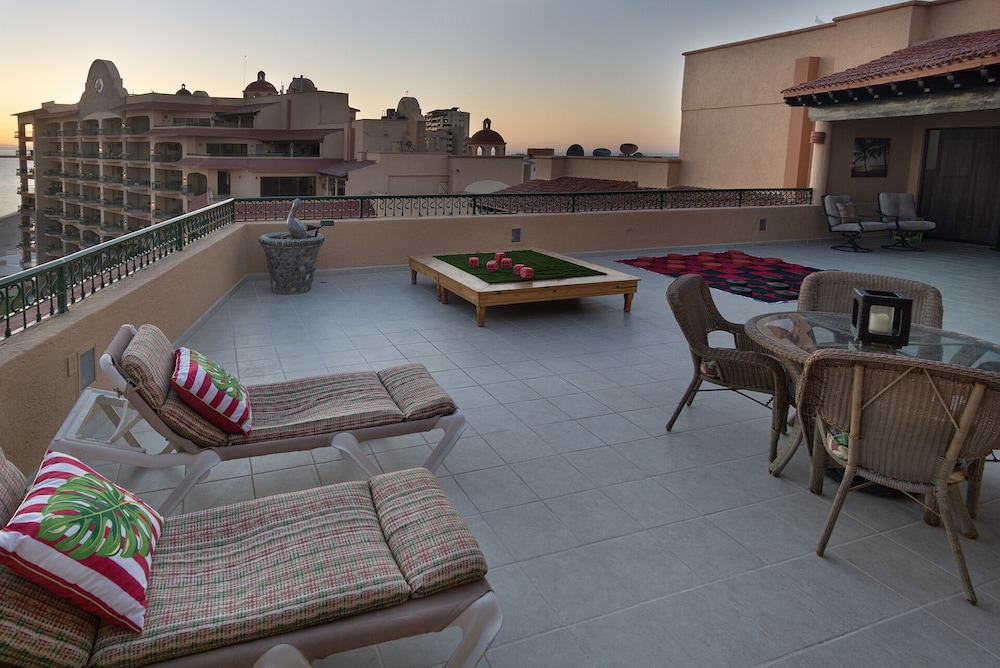 Casa Frida Massive Condo Sleeps up to 12!