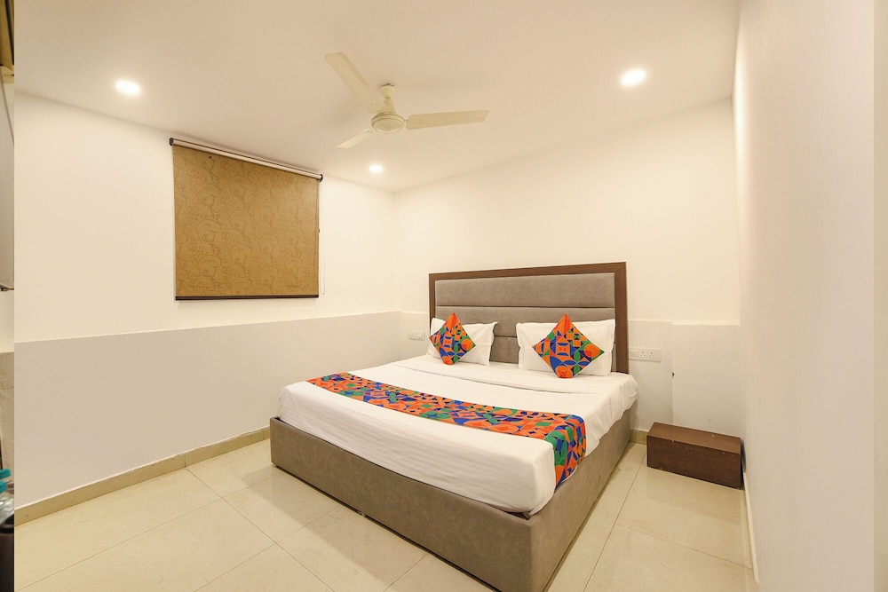Fabhotel South Paradise