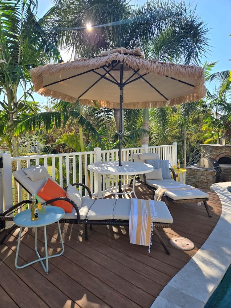 NEW Jungle Paradise Treehouse Suite With Resort Amenities Elevator Access Outdoor Kitchen Lagoon Lazy River Pool RV Hook up