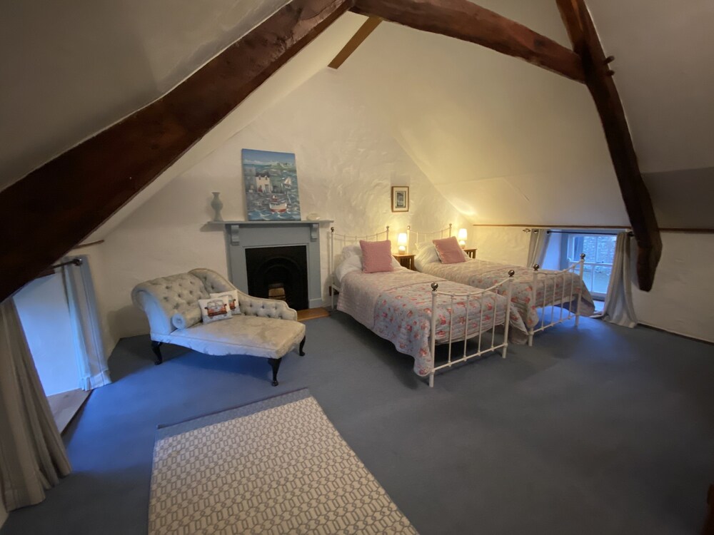 Traditional Cosy Cottage With Rural Views nr Coast view 2