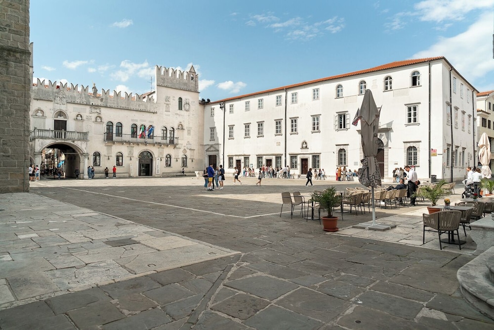 Apartment del Bello