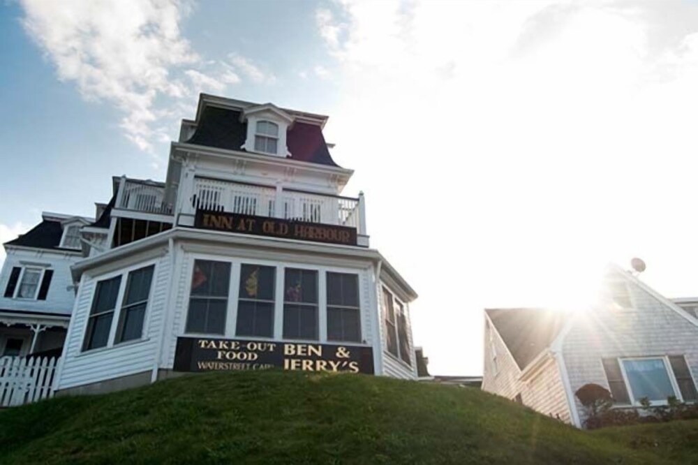 The Inn at Old Harbor
