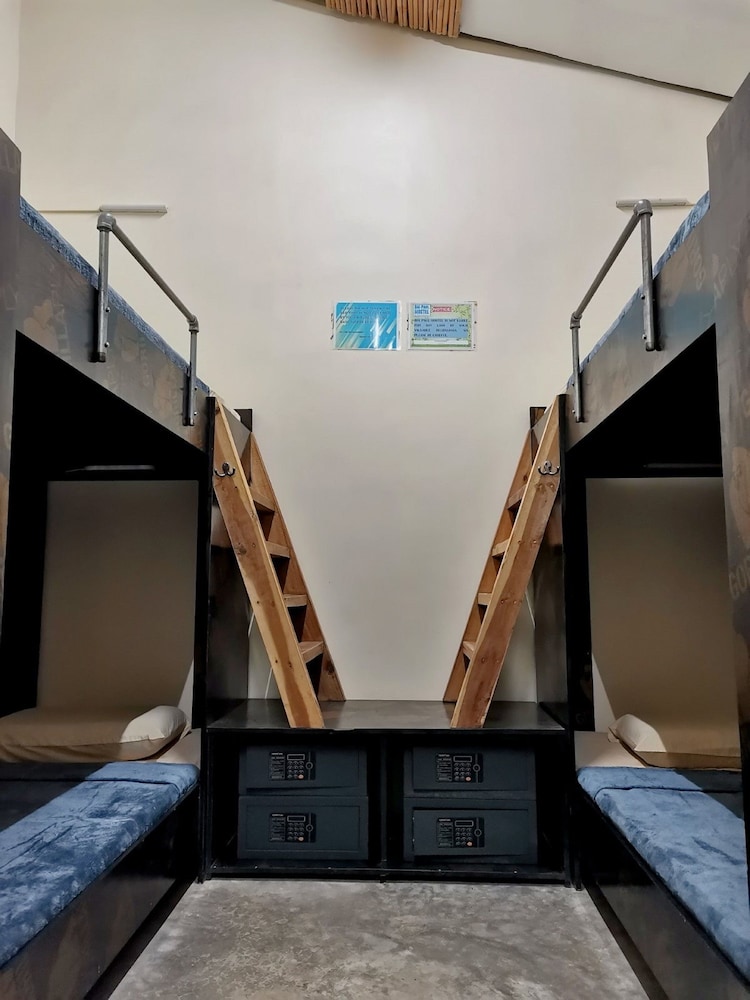 Big Paul Hostel - Adults Only