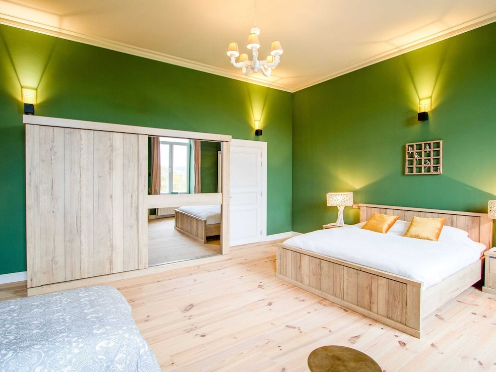 Wellness Castle With Cinema Bliss view 3