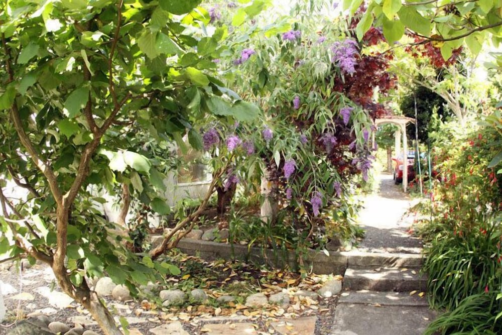 Leigh Lani Guest House