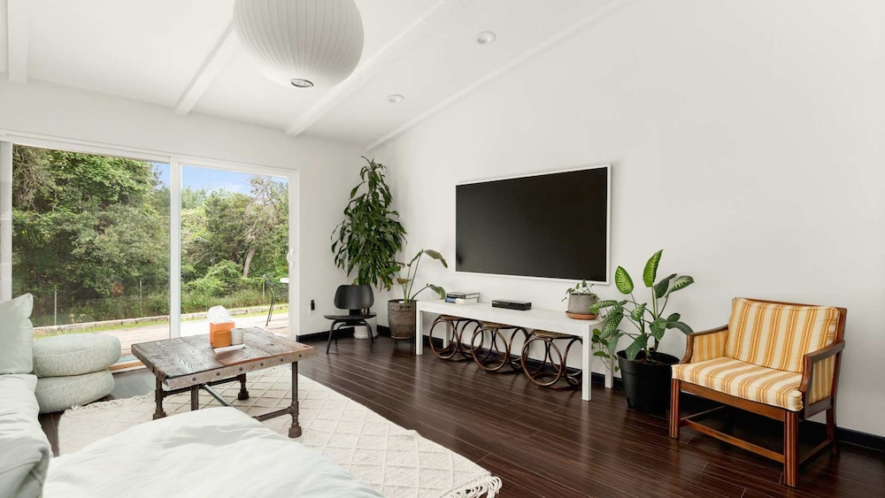 Upstay Contemporary 4BR Family Home With Garden