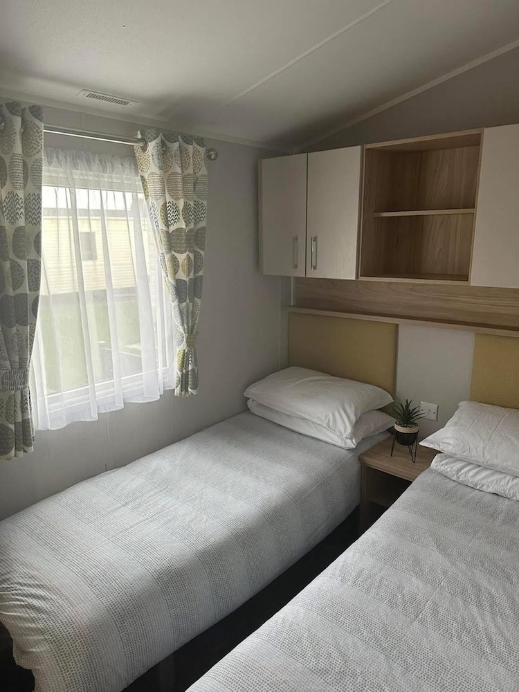 Mikey 3 bed Balcony Rhyl