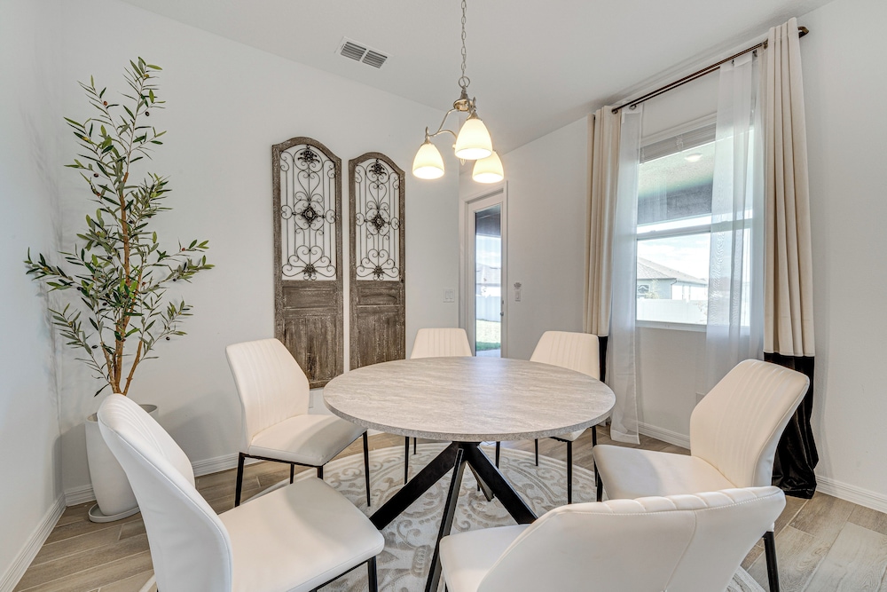 Game Room & Community Perks: Davenport Home!