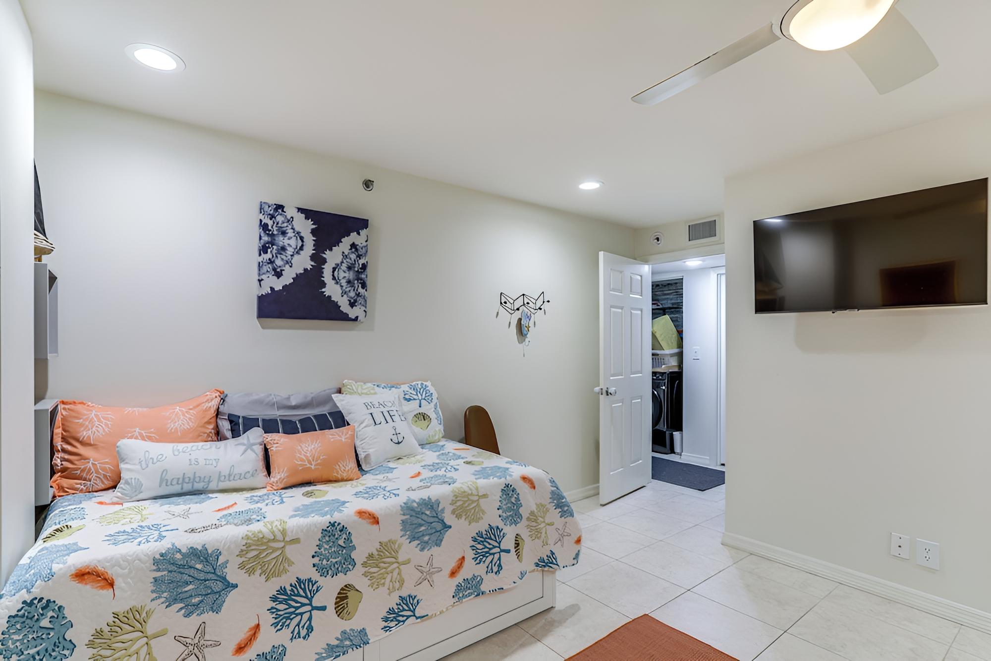 Oceanfront Madeira Beach Condo: 1 Mi to Boardwalk! view 2
