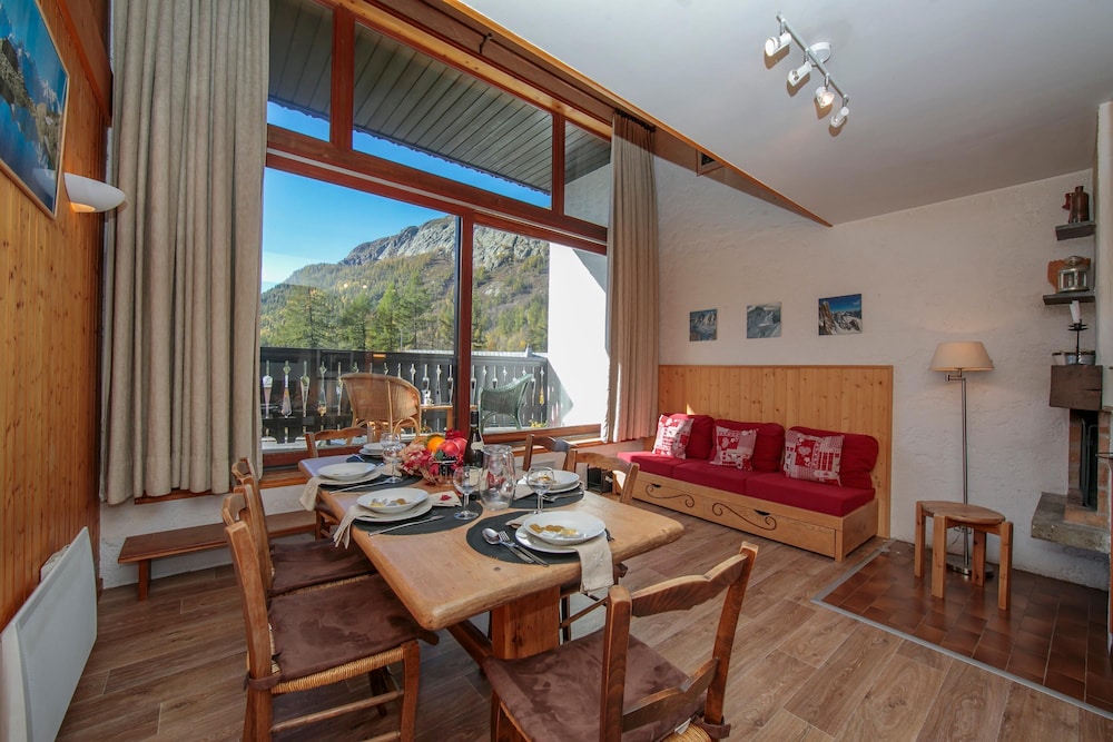Chalet Charpoua in Le Tour Argenti re