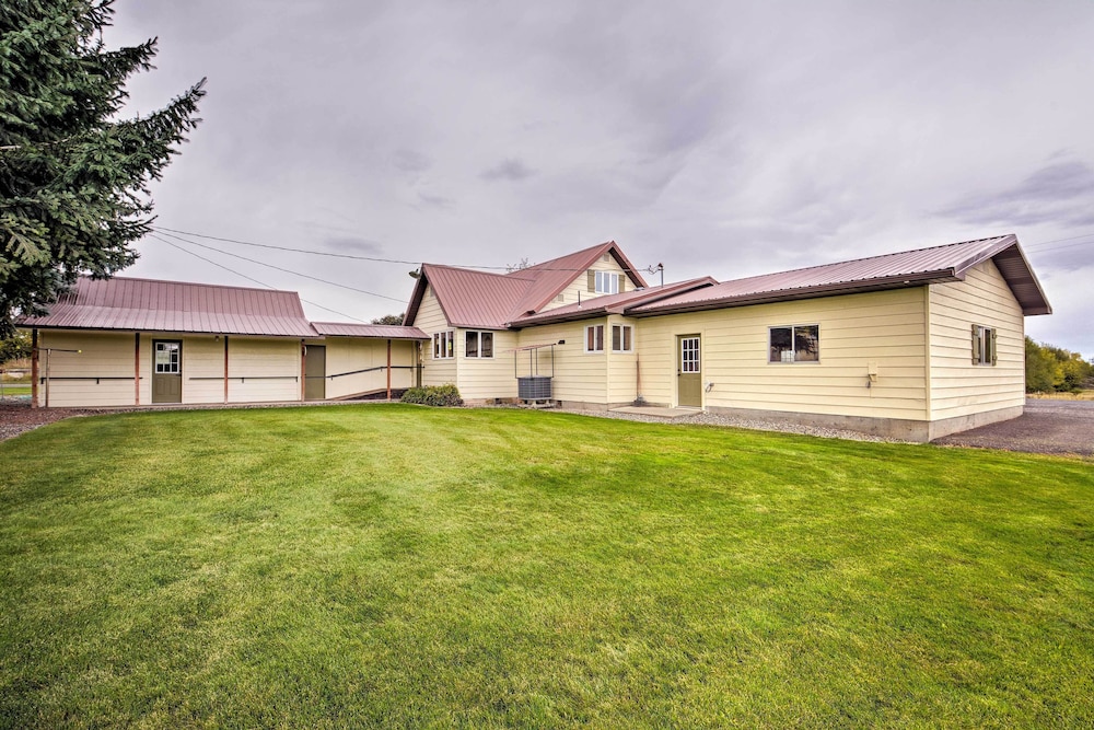 Farmhouse in Country Setting Near Gravity Hill view 5