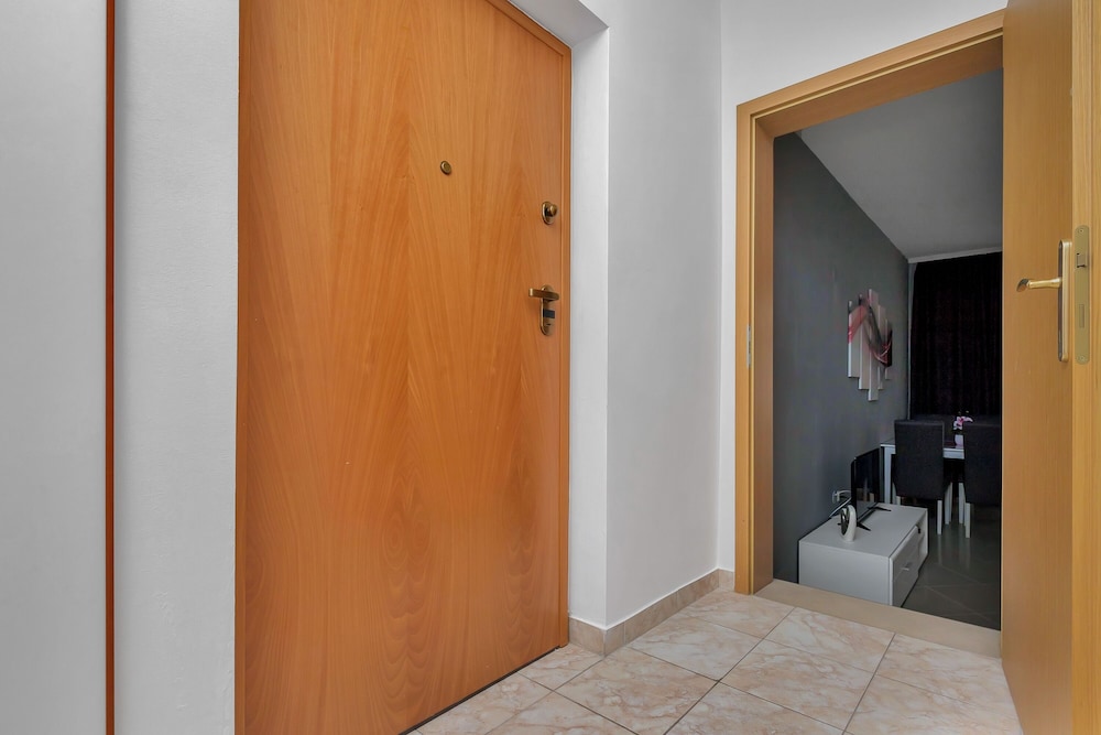 Apartment Petar with terrace