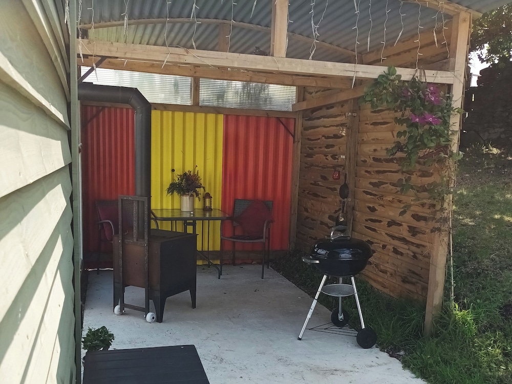 The Journeyman Luxury Shepherds Hut