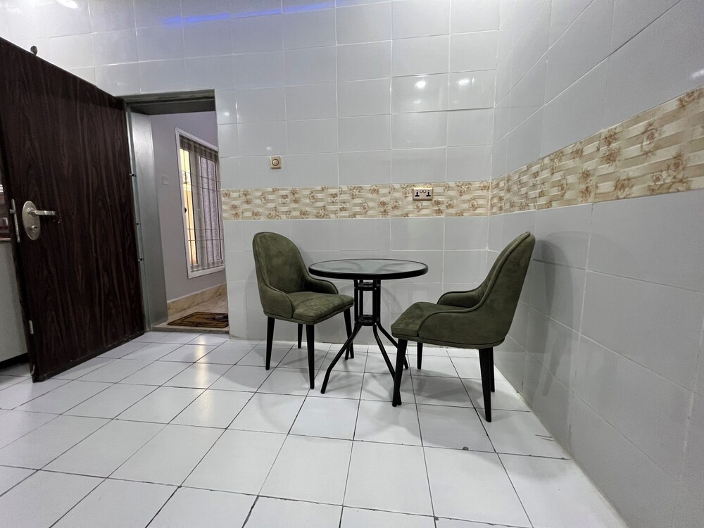 FURNISHED APARTMENTS