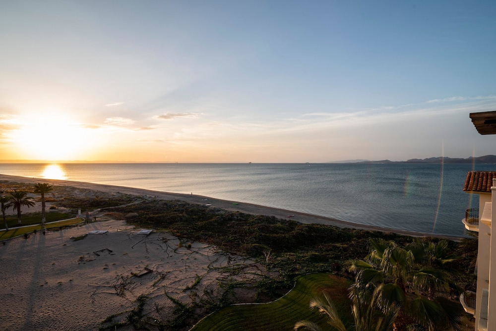 Paraiso Del Mar Resort A502 3 Bed by Casago view 3