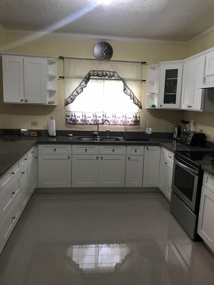New Kingston Guest Apartment at Sandhurst view 4