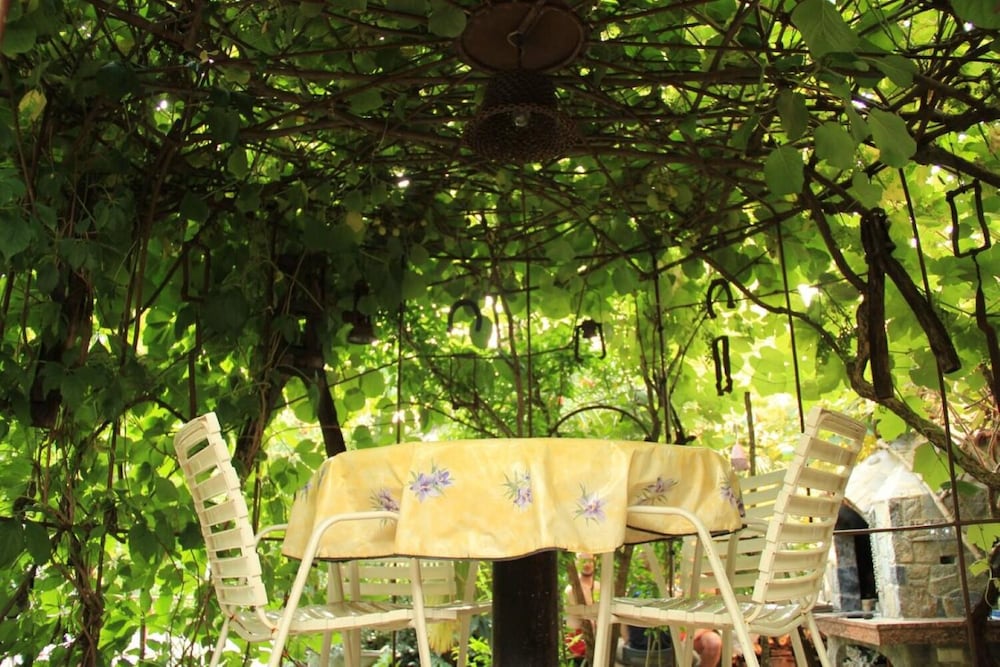 Hill Top Cottage - Dog Friendly 4 Bedroom Home by RedAwning view 5