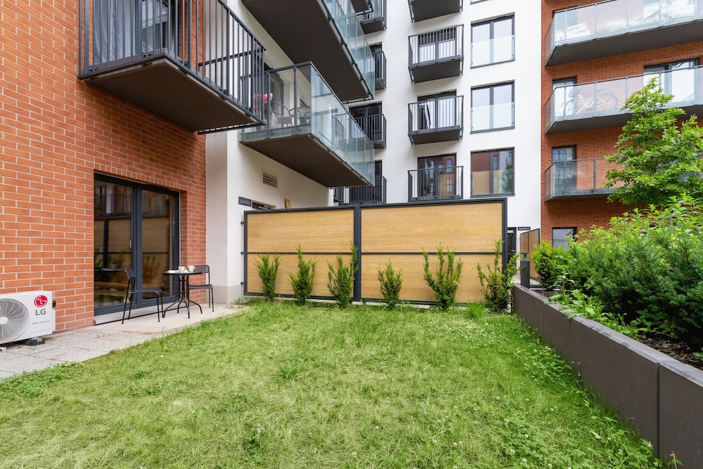 Lokum Salsa Apartment Cracow by Renters view 5