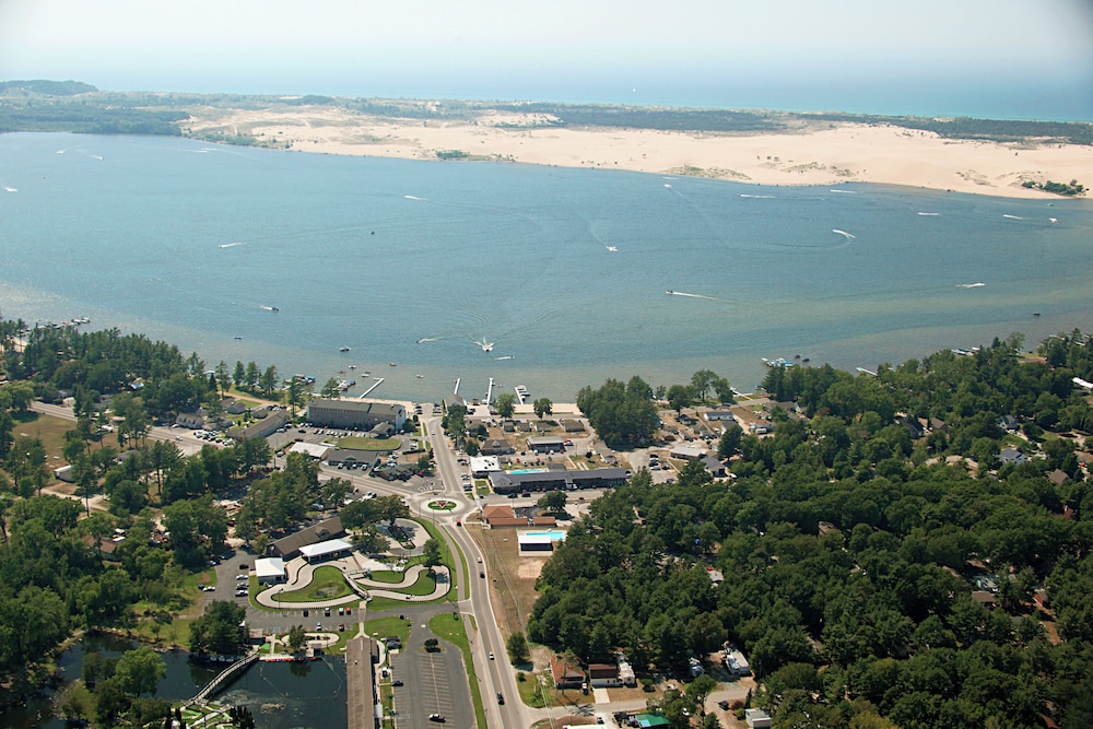 Silver Sands Hotel & Resort