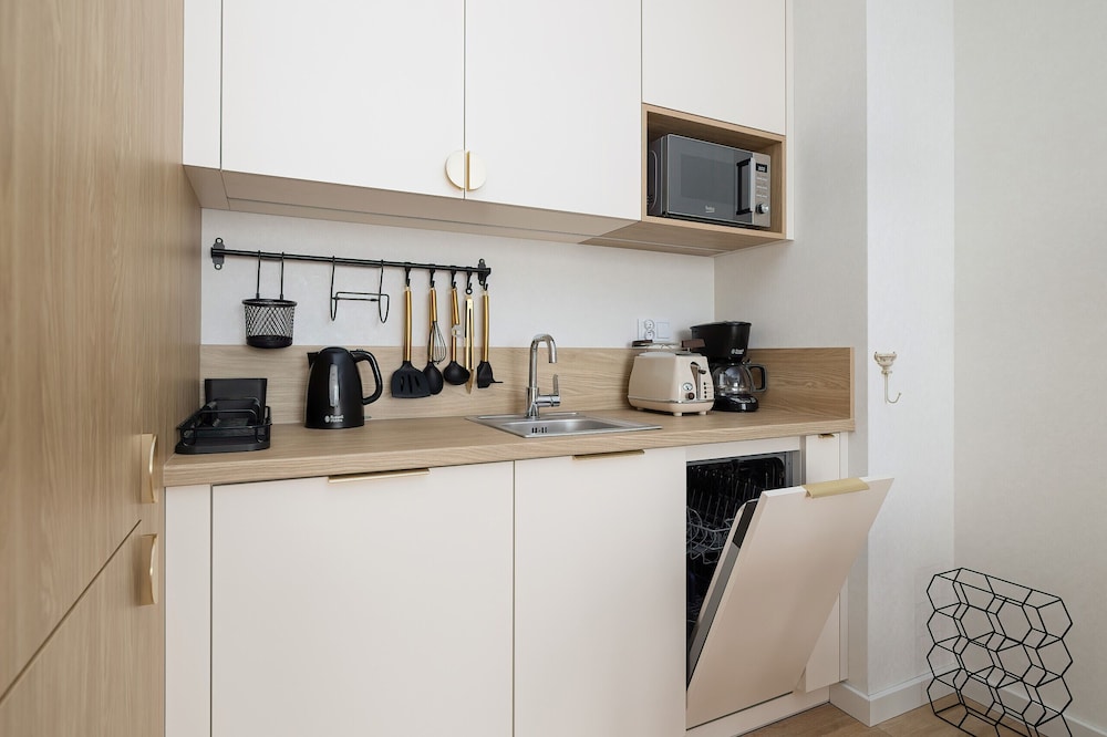 Bel Mare Apartment w/ Balcony by Renters