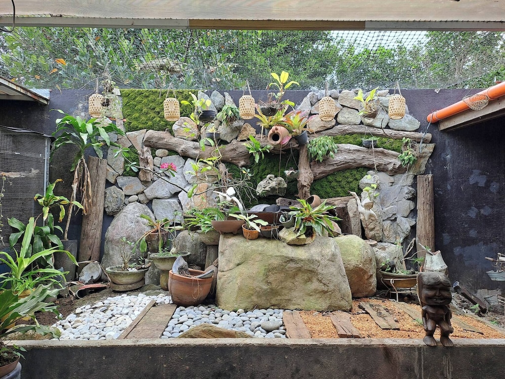 Tribal Bliss Private Resort in Lipa Batangas, a Privat Guest Room With Pool