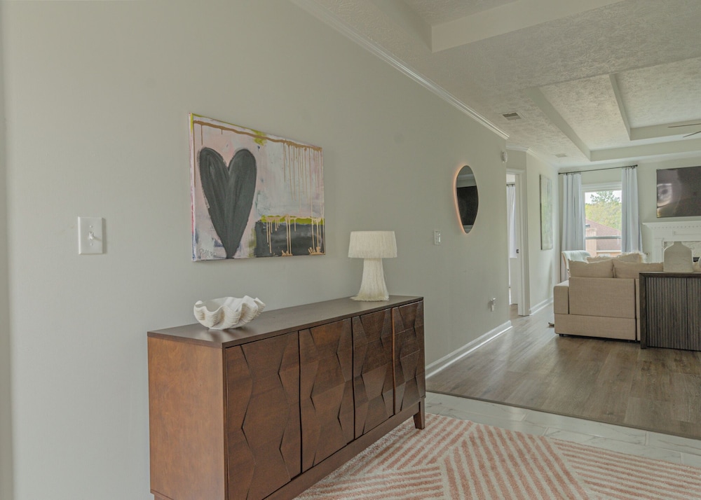 6-Bed Artistic Home with Game room