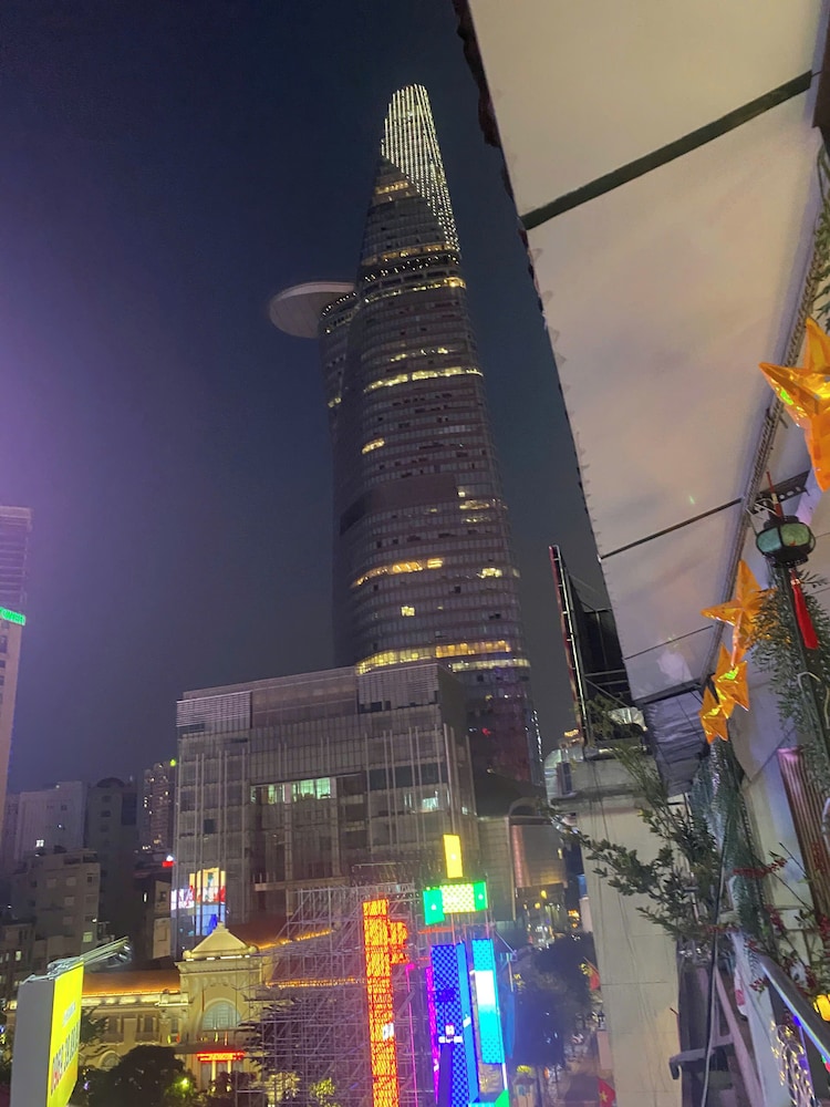 1 BR Nguyen Hue Walking St Bitexco