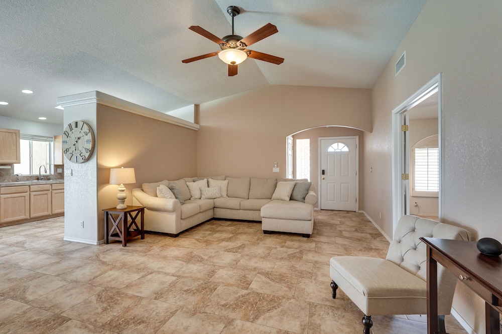 Lake Havasu City Home: Private Pool & Hot Tub! view 2