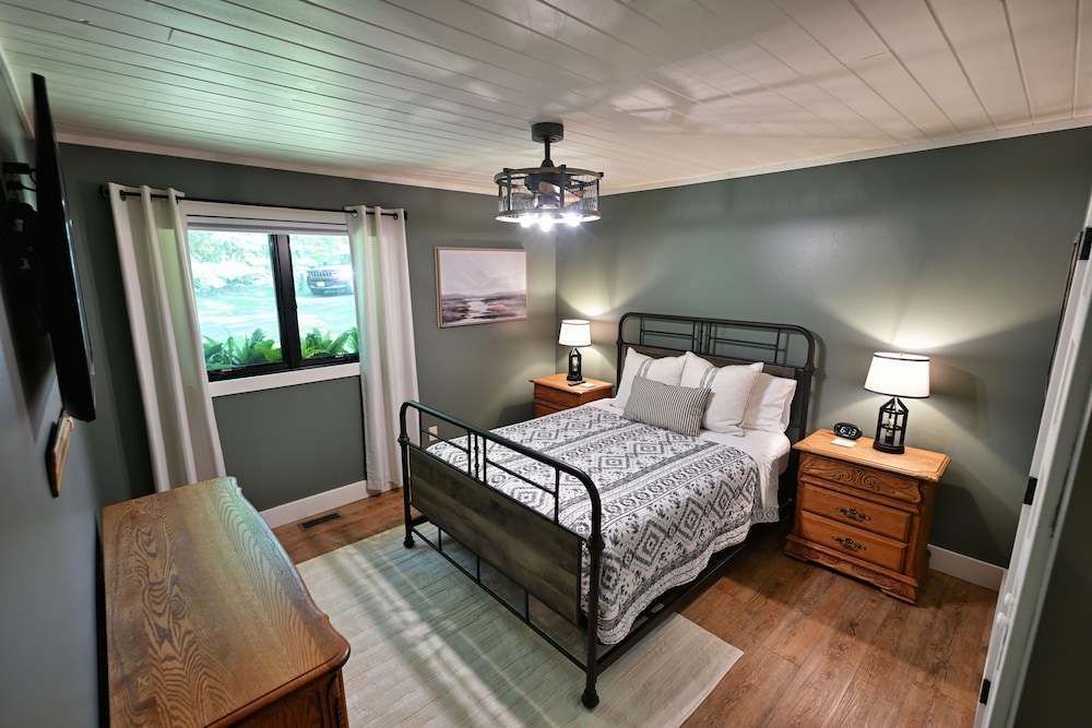 The Namakagon Lakehouse 4 Bedroom Home