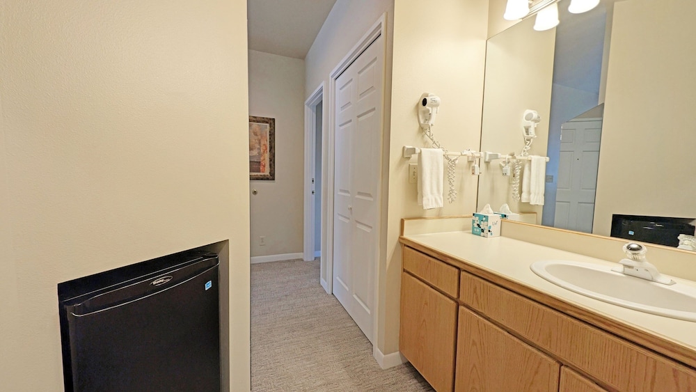 Mt Bachelor Village 328 2 Bedroom Condo