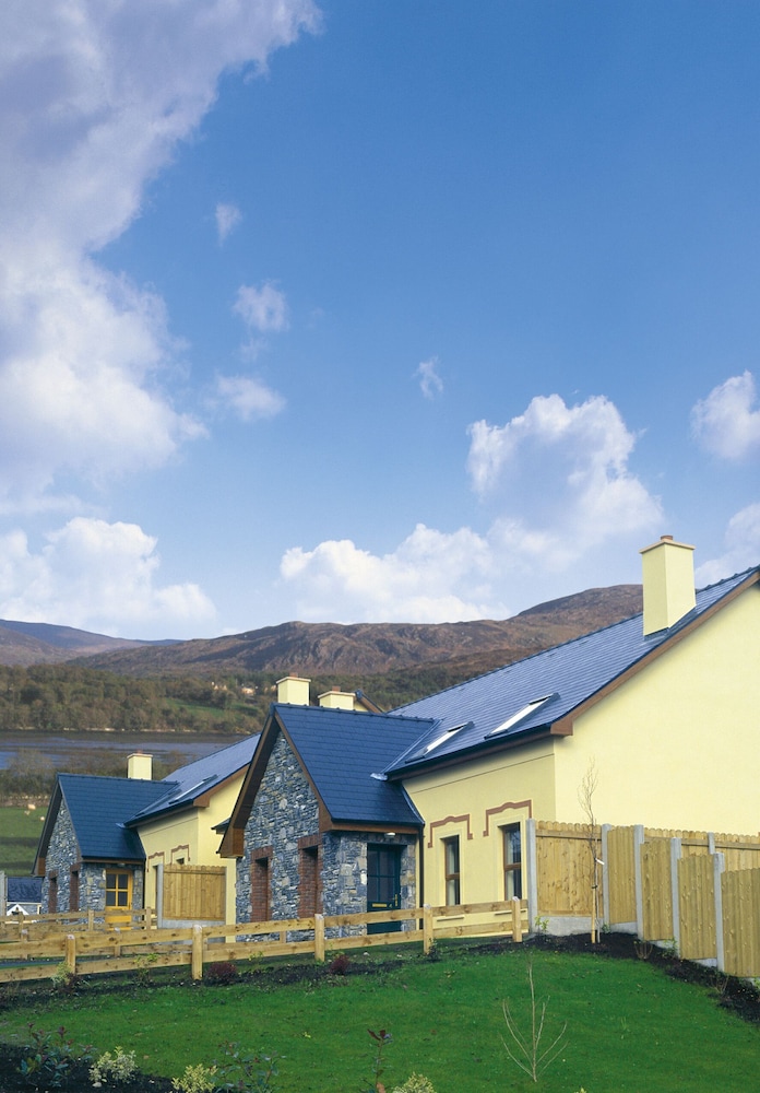 3 Bedroomed House With View of Kenmare Bay Estuary