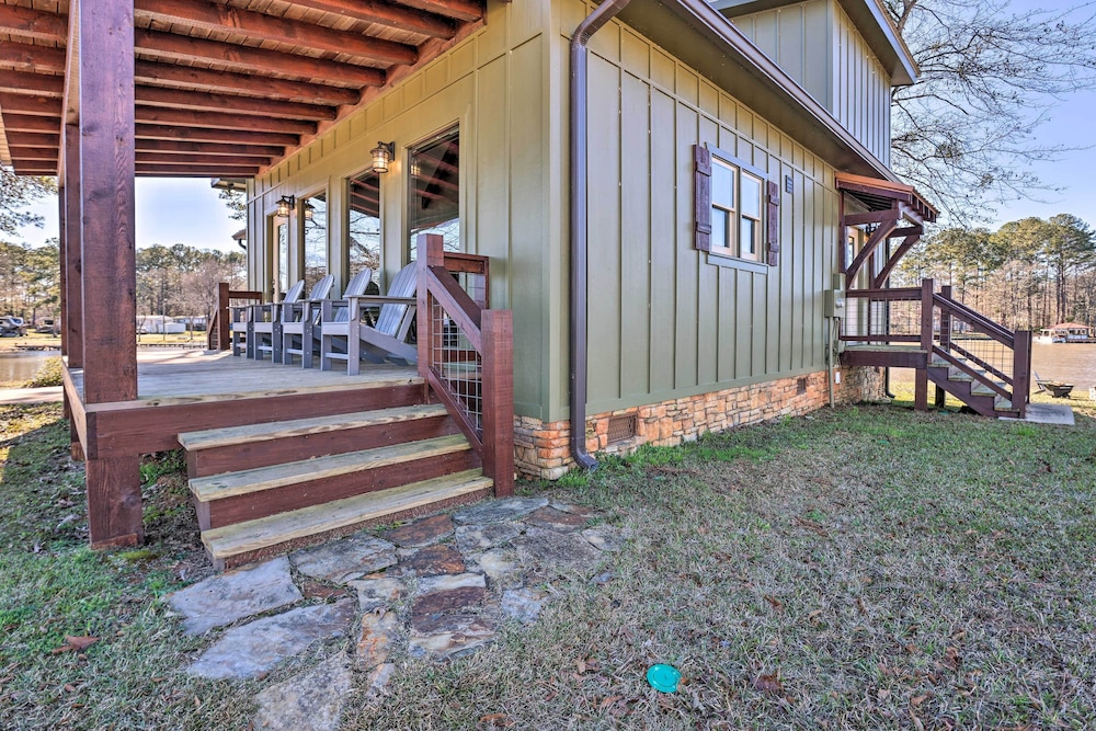 Shoreline Home w/ Boat Dock & Fire Pit in Shelby! view 2