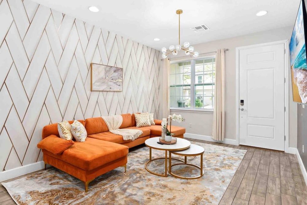 Super Calm- Sleeps 17 W Designs Close TO Parks
