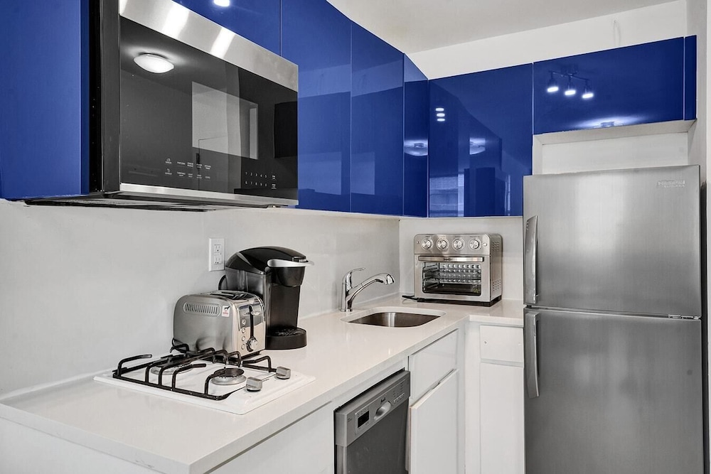 Ocean Dr 1BR Miami Beach Getaway