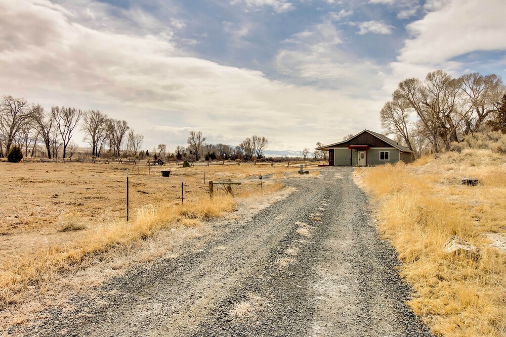 Beautiful Jefferson River Cabin w/ Mountain Views! - Property Image 5