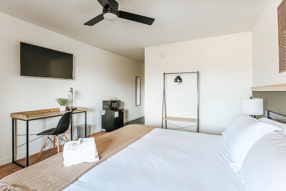 Grey Pine Lodge view 5