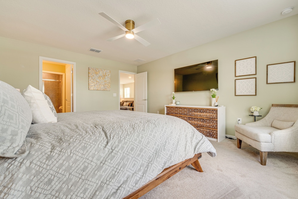 Private Backyard Oasis: Solterra Resort Condo