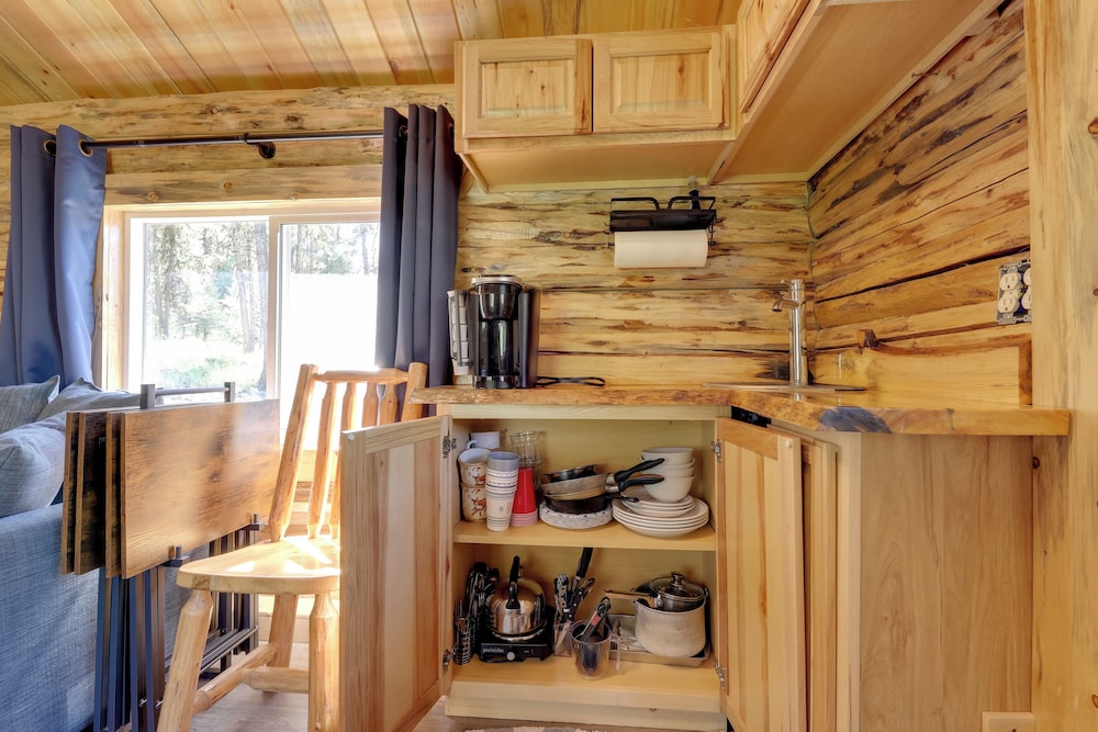 Day Trip to Glacier NP: Nature-packed Cabin!