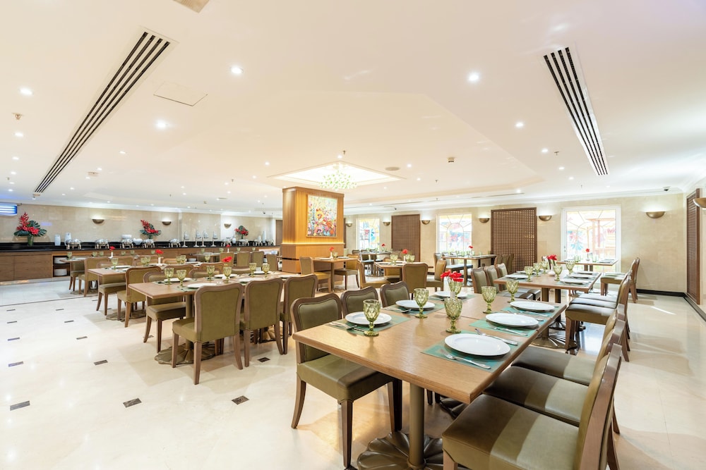 Golden Sands 10 Hotel Apartments