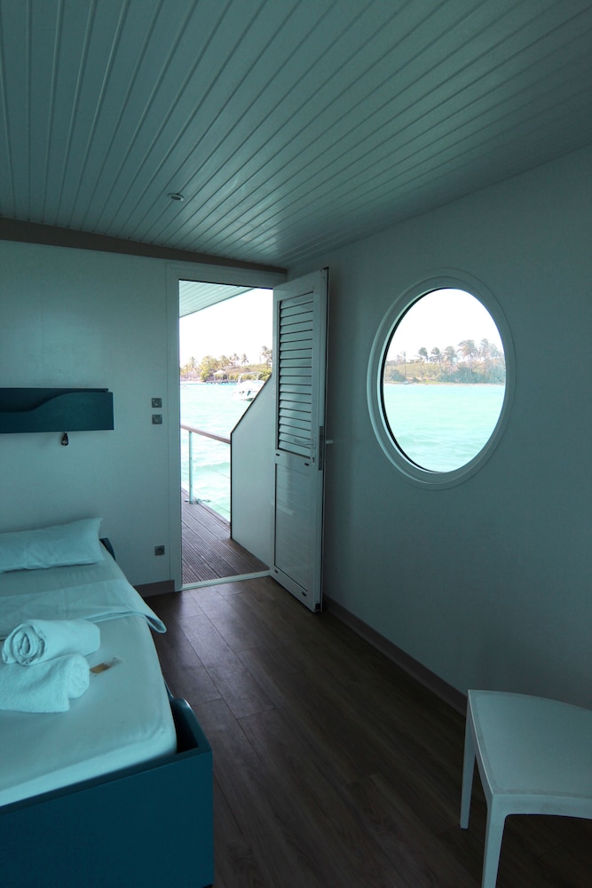 Aqua Lodge