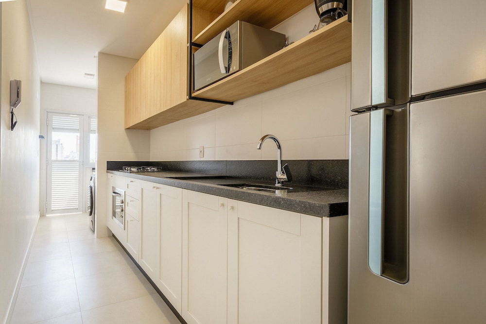 Apartment in the Center With Pool Rri103