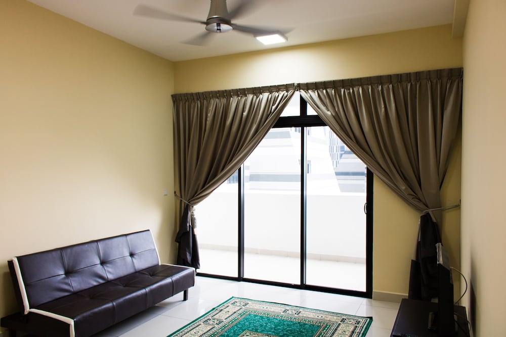 Cozy Condo at The Meridin Medini