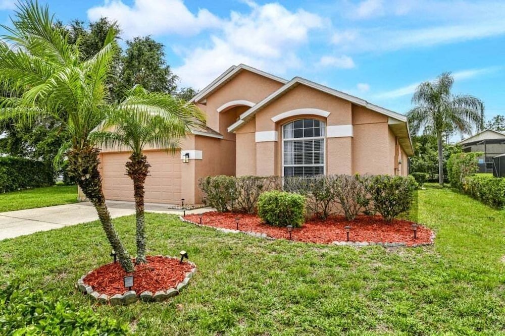 Oak Island Gem Cozy 4br Pool Home Near Disney 4 Bedroom Villa