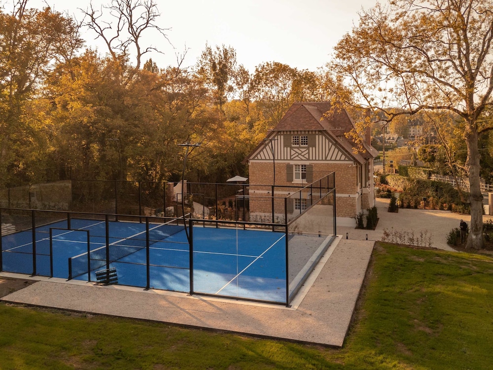 Villa des Reves Luxury in Villers Pool Jacuzzi Padel Court Close to Deauville